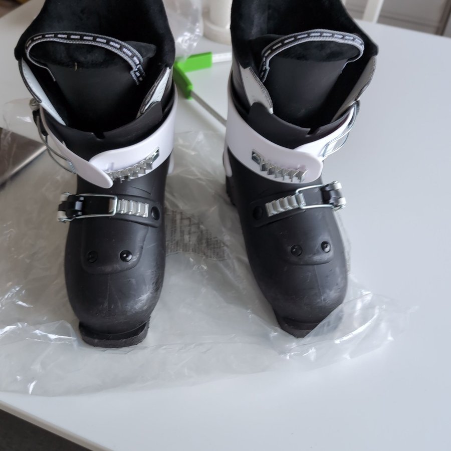 HEAD Z2 Ski Boots Size 215