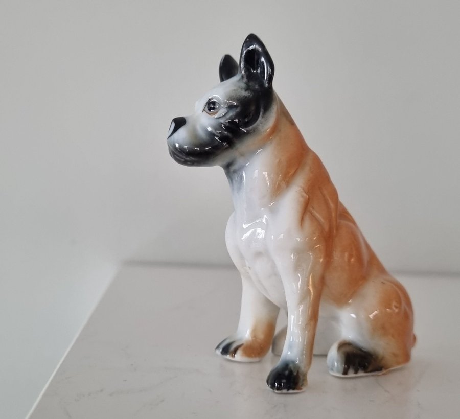 Vintage retro figurin hund benporslin etikett