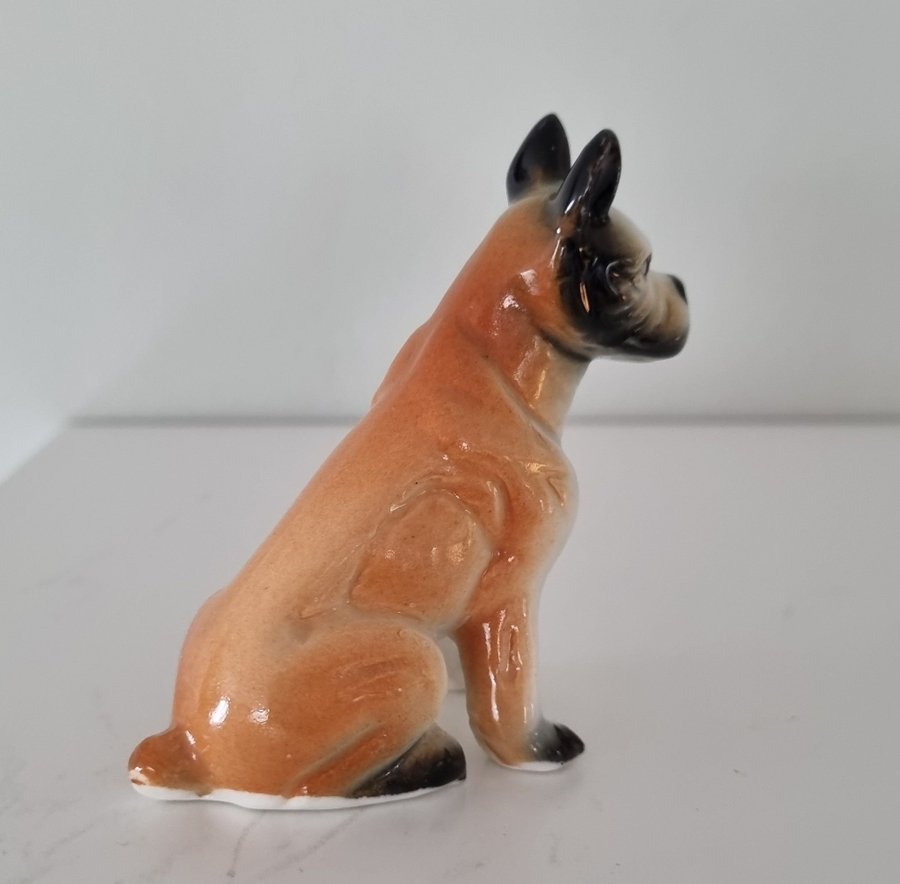 Vintage retro figurin hund benporslin etikett