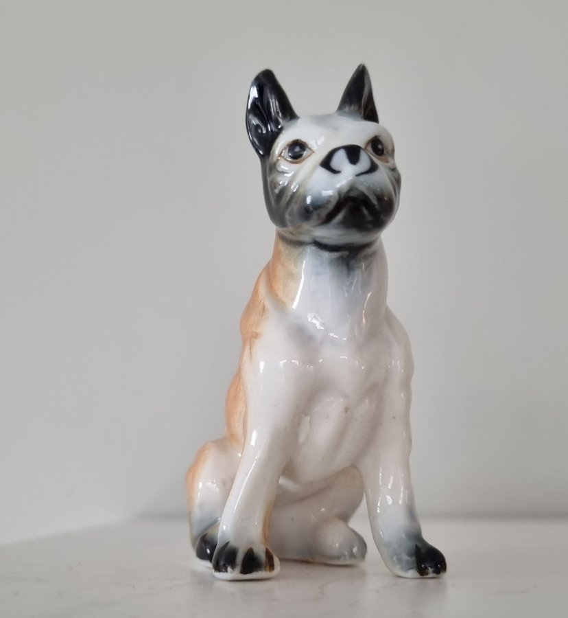 Vintage retro figurin hund benporslin etikett