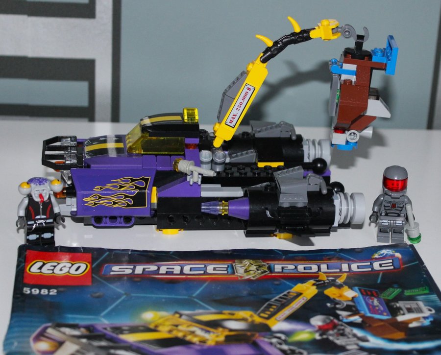 LEGO SPACE POLICE III 5982 SMASH N' GRAB SQUIDTRON