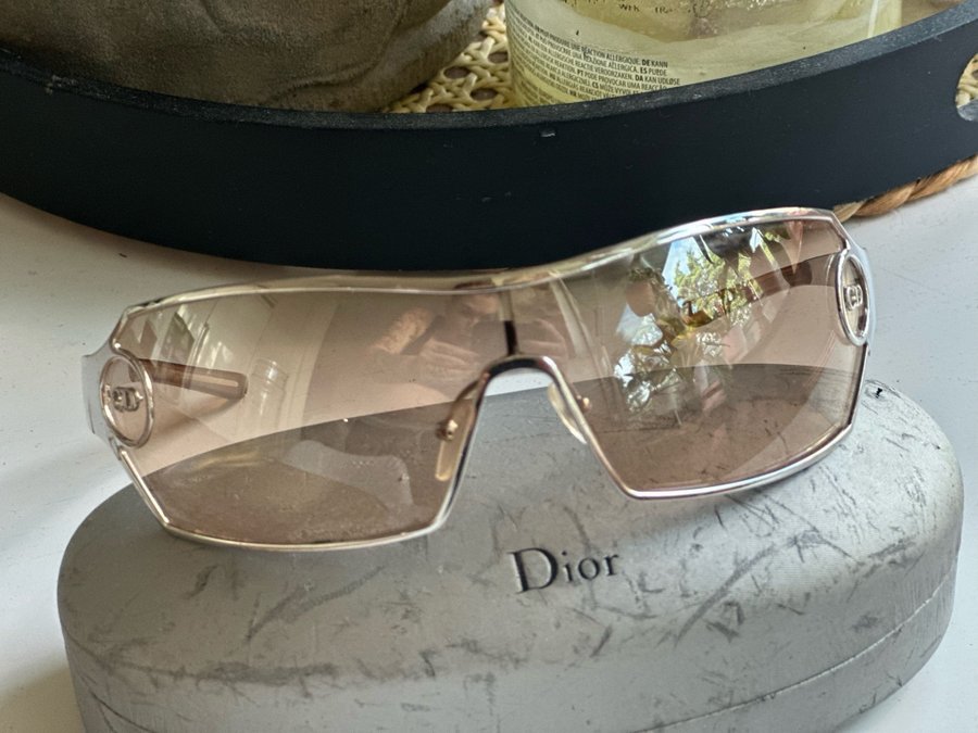 Eftertraktade Dior solglasögon vintage!