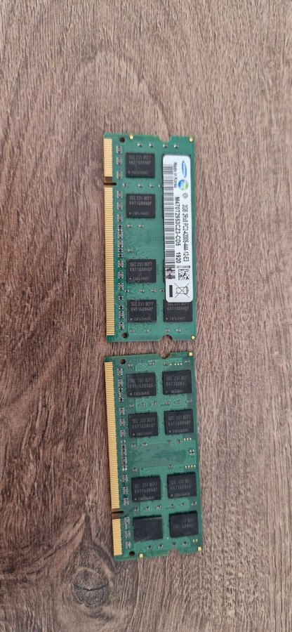 2x 2GB Samsung PC2-4200 minnen