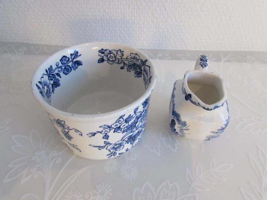 2 objekt Enoch Wedgwood skål kanna blå vitt Windermere Tunstall Ltd England