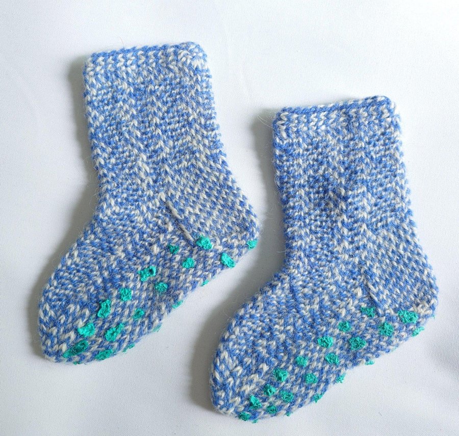 NYA Handstickade raggsockar/yllesockar strl. 19 (innermått 130 mm)