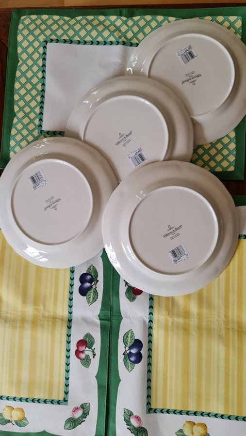 Villeroy  Boch French garden 4 tallrikar + 4 bordstabletter. NYA!