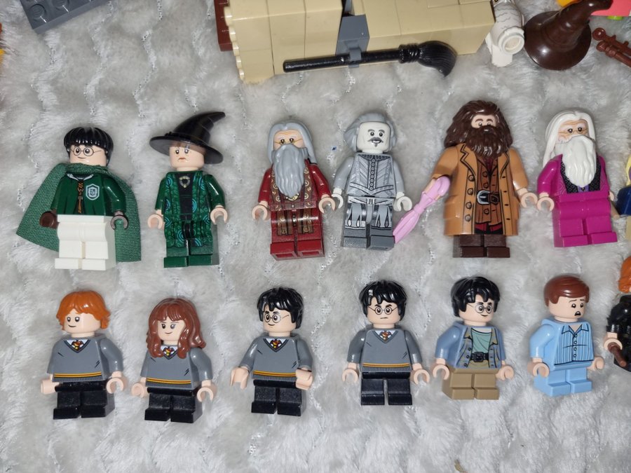 LEGO Harry Potter 22 minifigurer och mycket mer