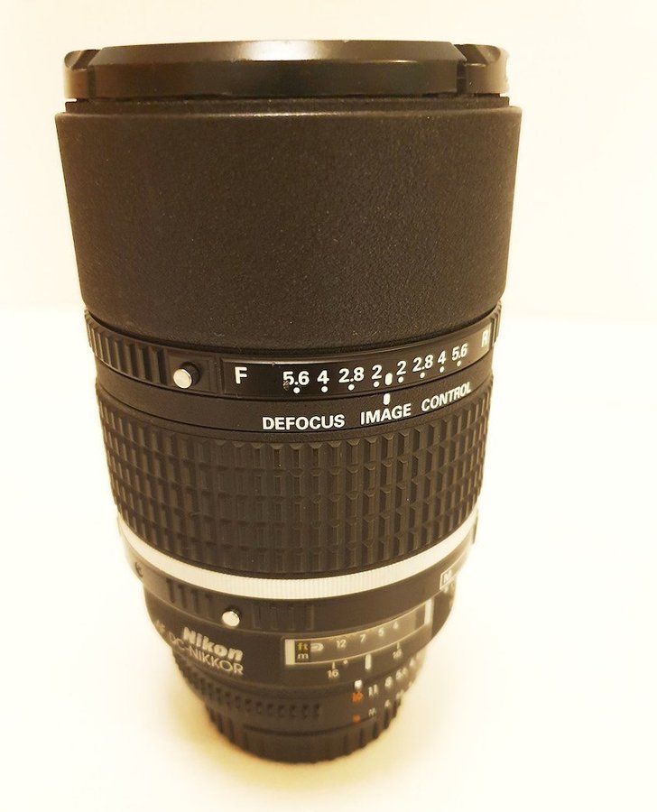 Nikon AF DC-Nikkor Objektiv 135mm 1:2D defocus image control