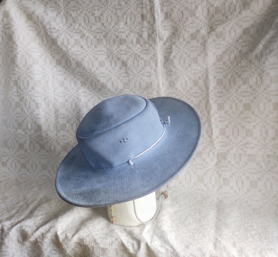 Hatt Mocca ljus Jeans Blå färg stl 56 cm