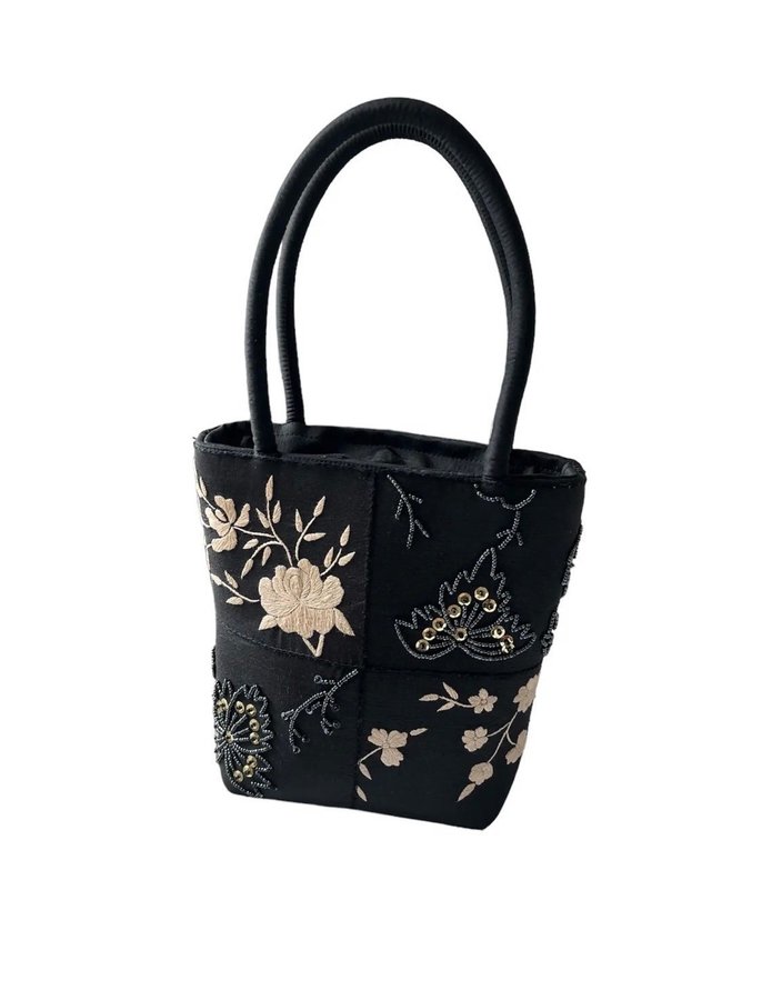 Gorgeous one of a kind y2k vintage embroidered floral mini bag