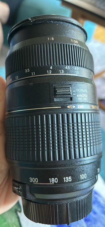 Tamron AF 70-300mm 1:4-5.6 Di LD Tele-Macro Objektiv