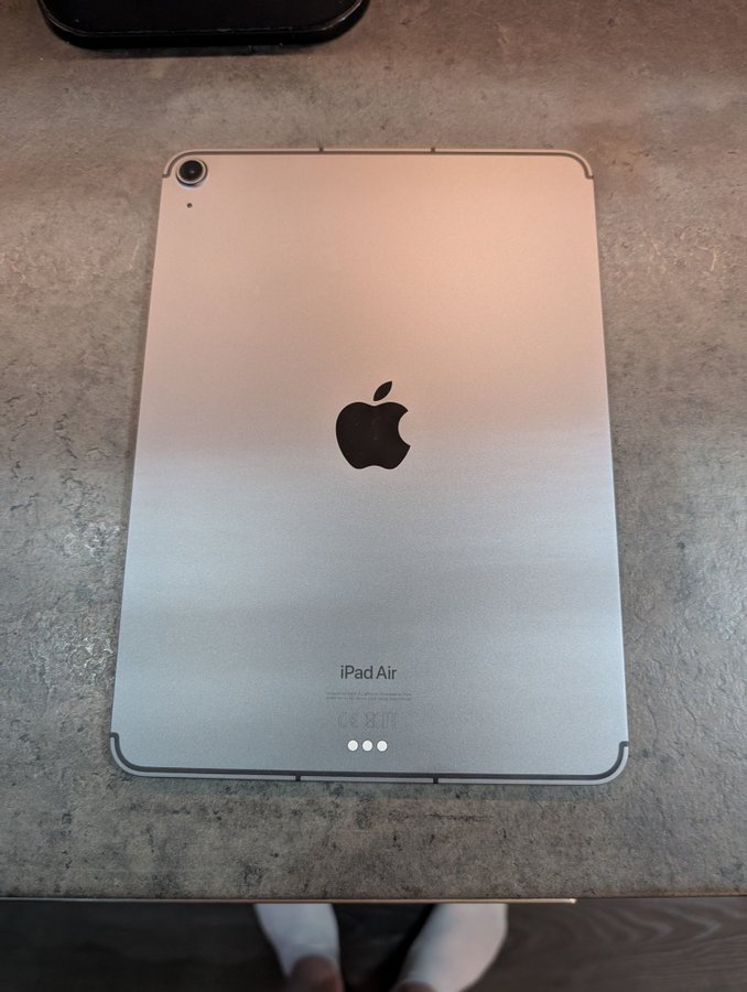 Apple iPad Air 2022 64 GB M2 Rymdgrå Wifi + Cellular + härdat skärmskydd!