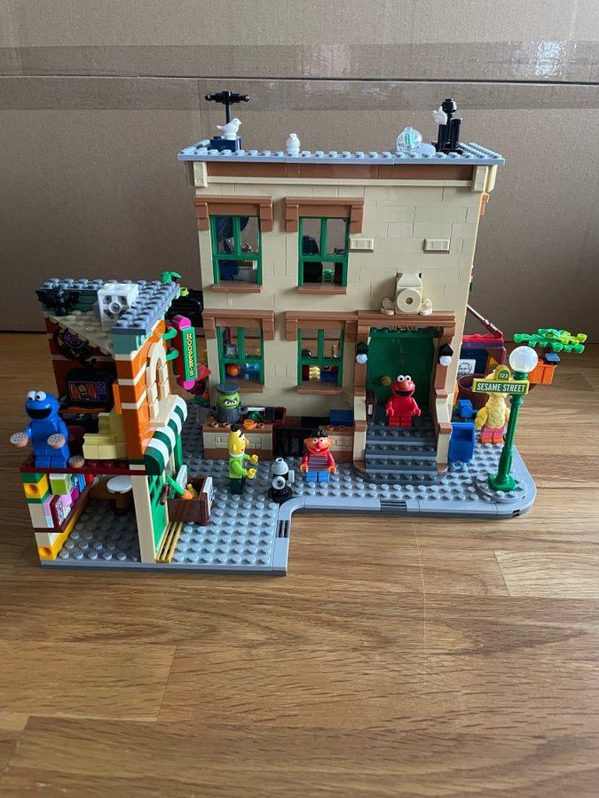 LEGO® Ideas 21324 - Sesam Street (öppnad förpackning )