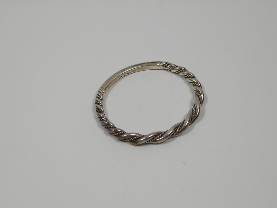 Vintage "Vikingasmycke" armring / bangle i massivt silver