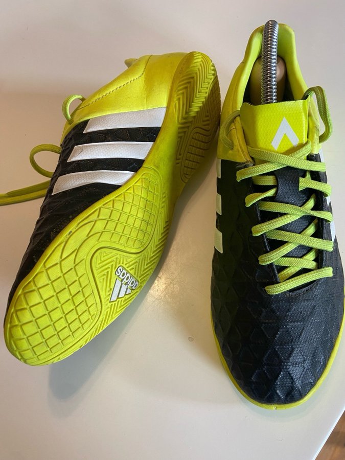 Adidas Fotbollsskor Storlek 36,5