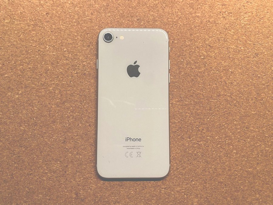 iPhone 8 - 64GB - vit