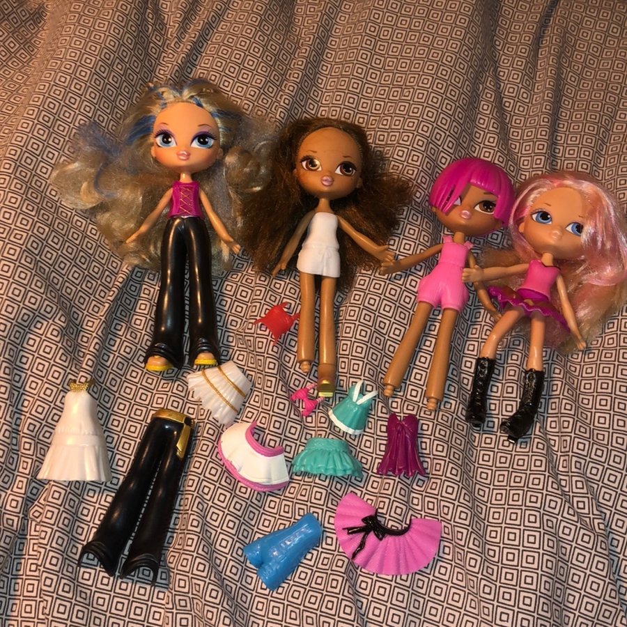 Vintage Bratz Kidz MGA Snap-On Dockor  Kläder - 2000-talet Bundle