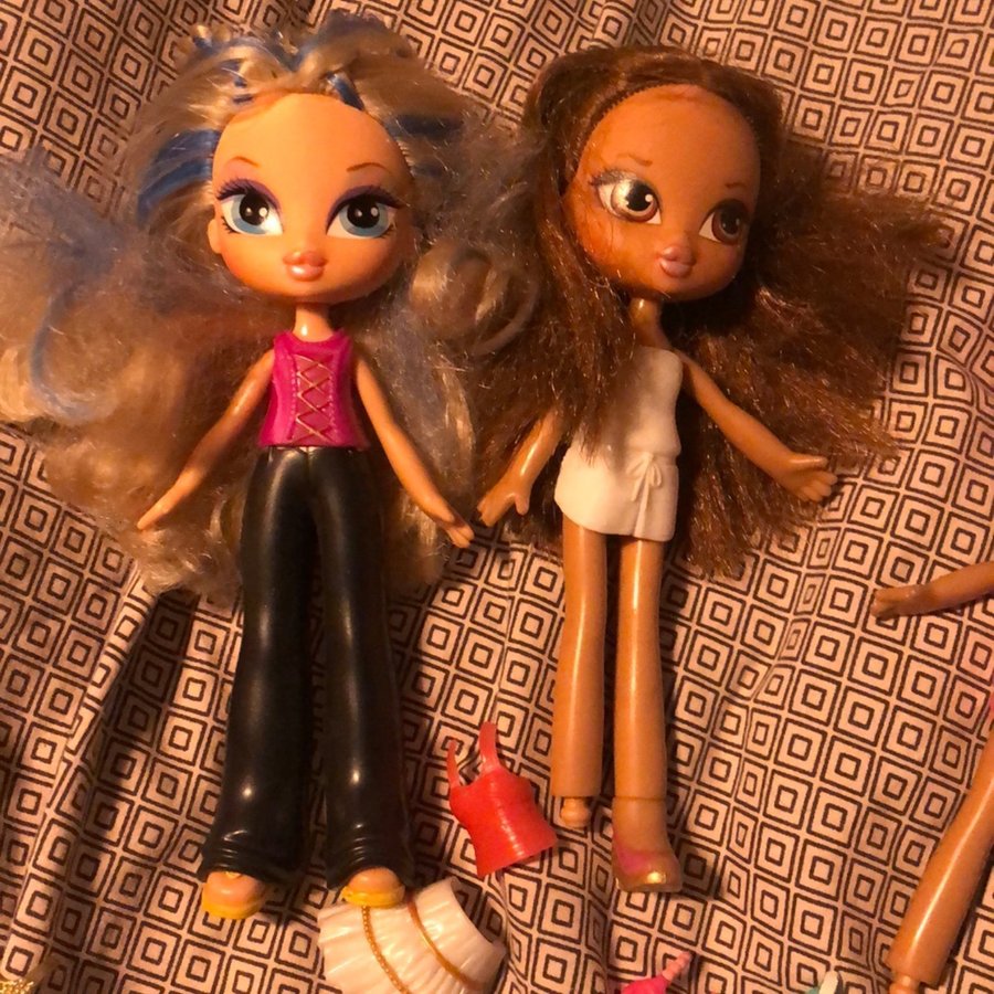 Vintage Bratz Kidz MGA Snap-On Dockor  Kläder - 2000-talet Bundle