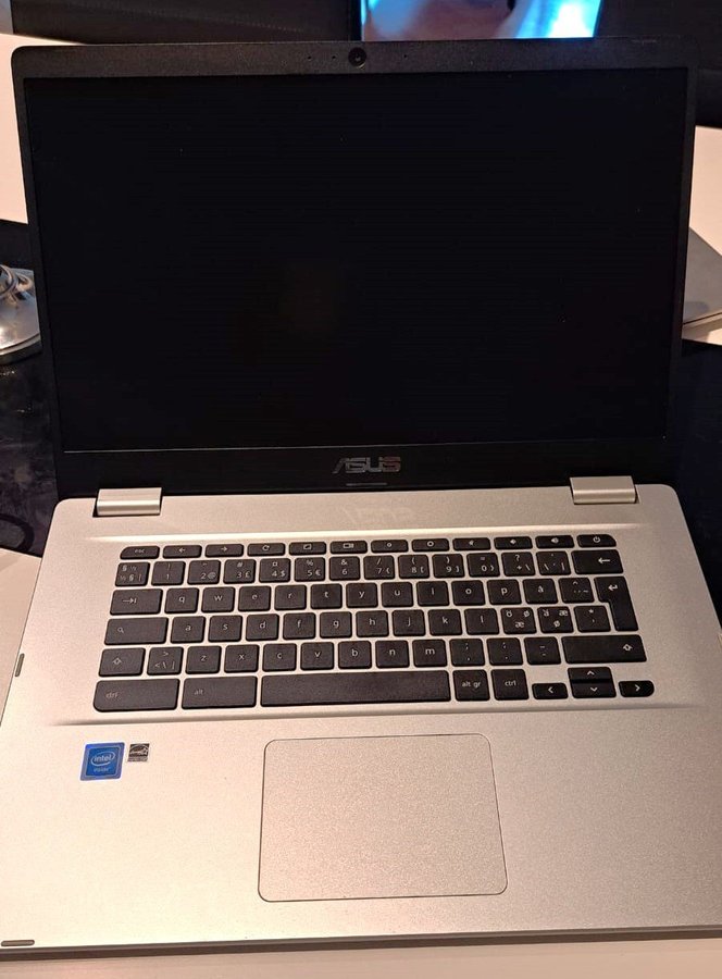 ASUS C523NA Chromebook