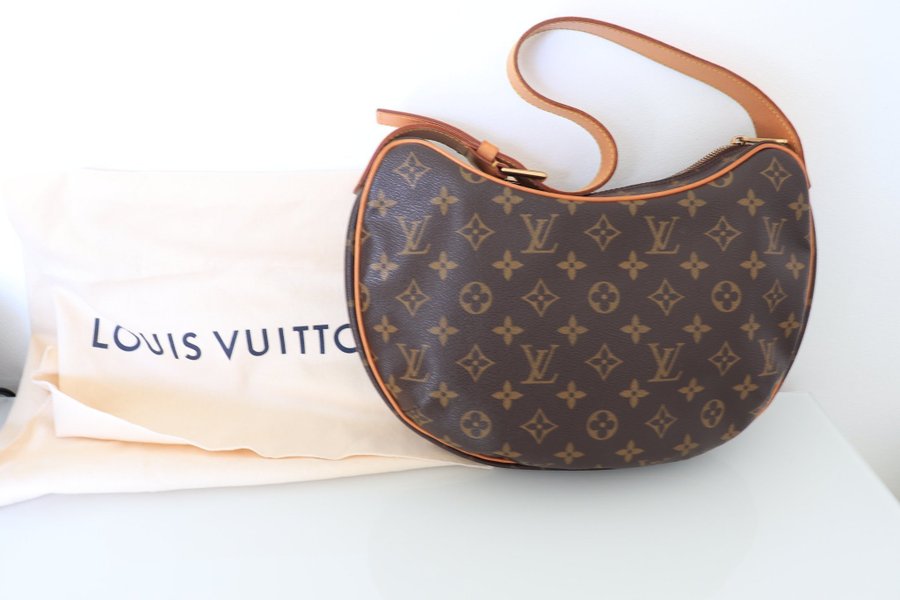 Louis Vuitton Croissant MM Bag I Mycket Bra Skick - Med alla tillbehör!