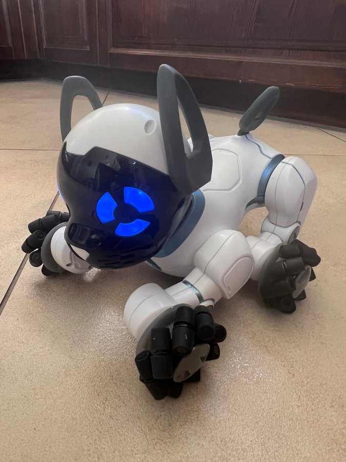 Wowwee Chip the Robot Dog, Broken!