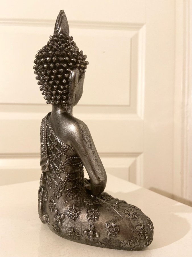 Sittande Buddha Figurin Dekoration 22 cm