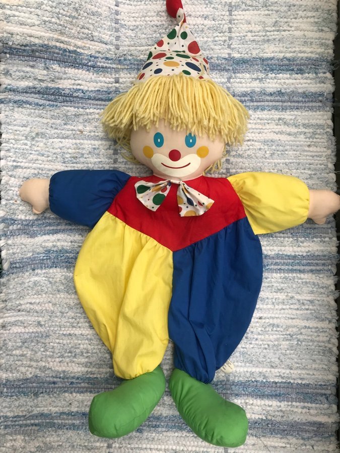 Clown 60cm. stoppningsbar (kudde, väska, mjukleksak)