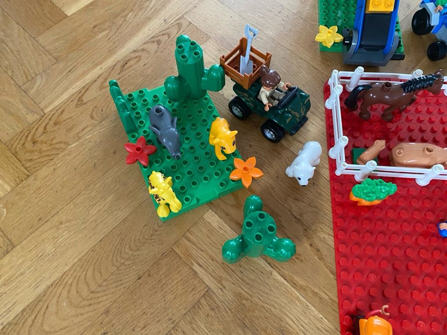 Lego Duplo över 400 delar.