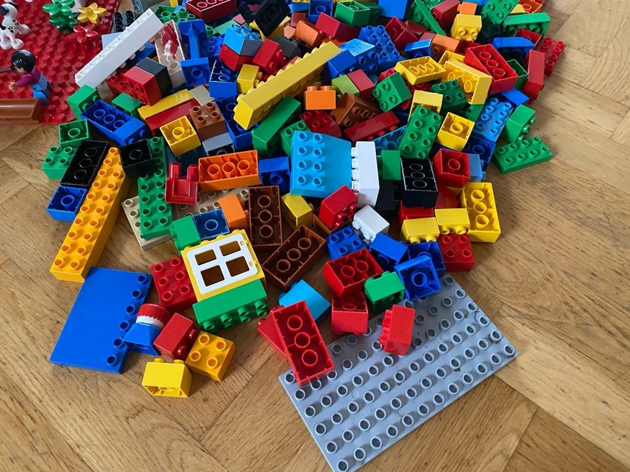 Lego Duplo över 400 delar.