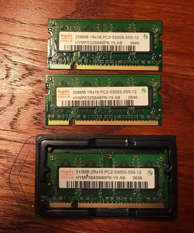 RAM minne SO-DIMM PC2-5300 1GB DDR2 (2 x 256 + 1 x 512)