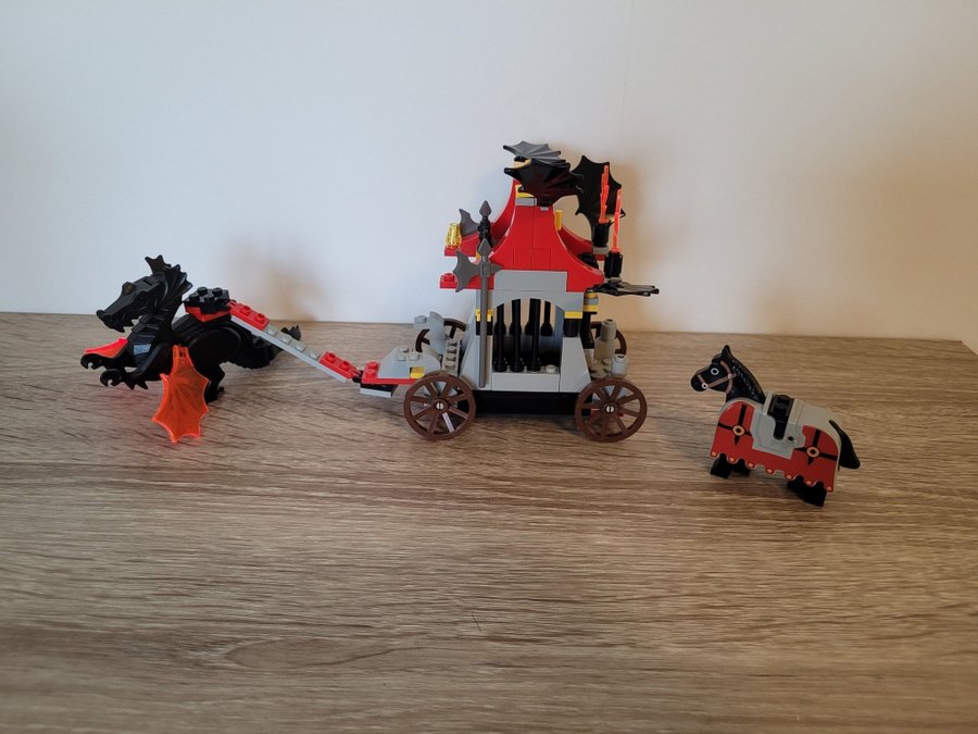 Lego set, Fright knights traitor transport 6047/6099 från 1997.