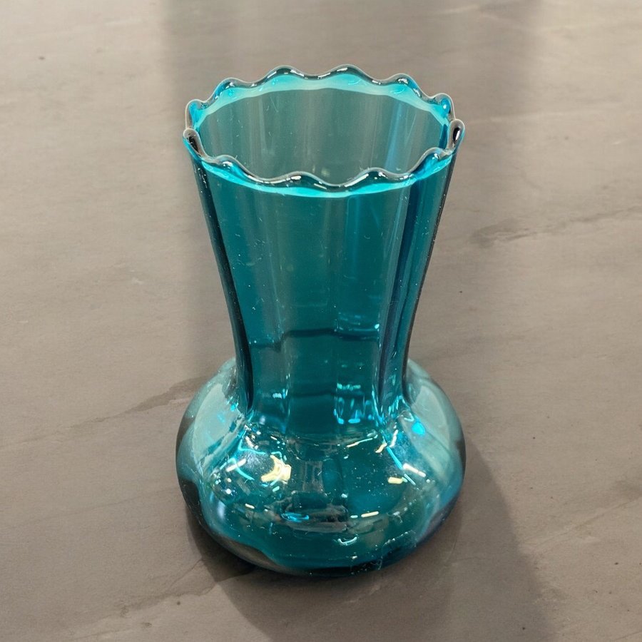 Vas i glas fr Älghults Glasbruk - Vintage, Etikettmärkt