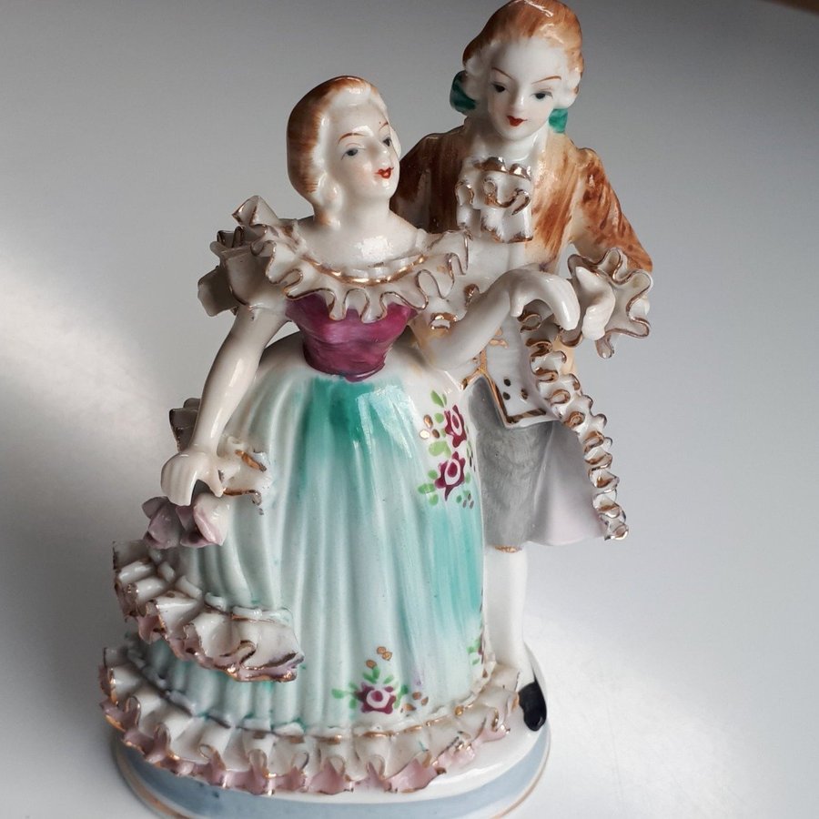 Old Handpainted Dancing Couple. Antik Porslinsfigur. Porcelæn. Porslin Figurer