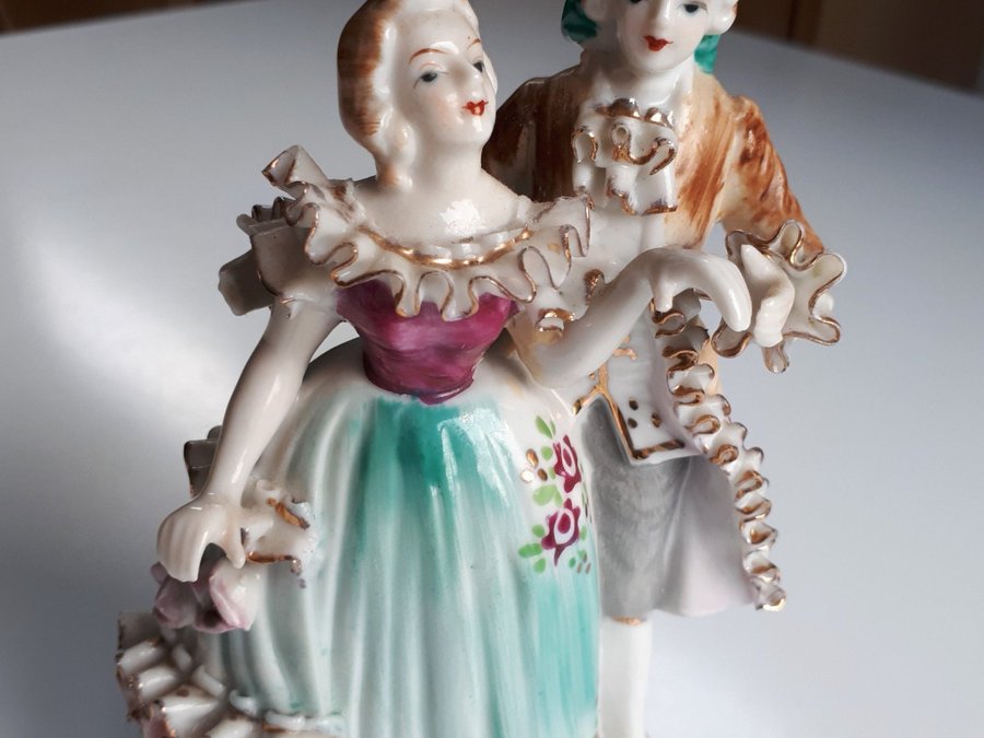 Old Handpainted Dancing Couple. Antik Porslinsfigur. Porcelæn. Porslin Figurer