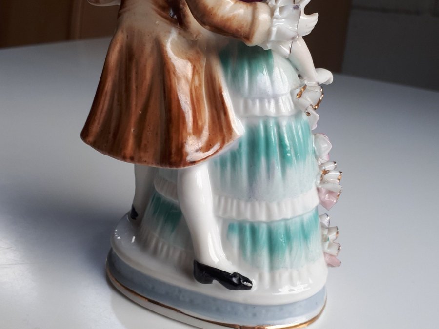 Old Handpainted Dancing Couple. Antik Porslinsfigur. Porcelæn. Porslin Figurer