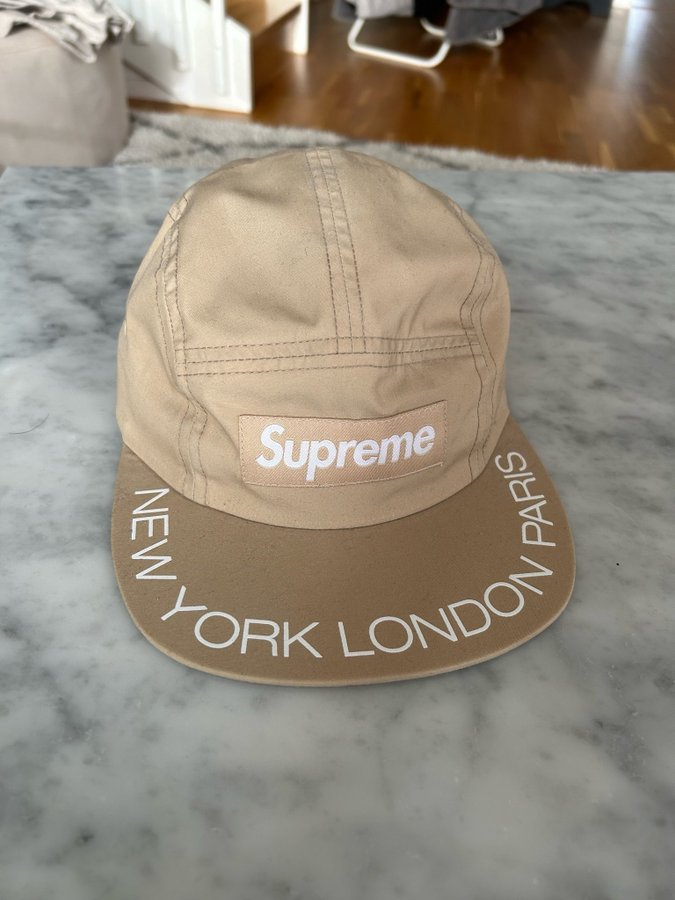 Supreme ljus khaki keps storlek OS