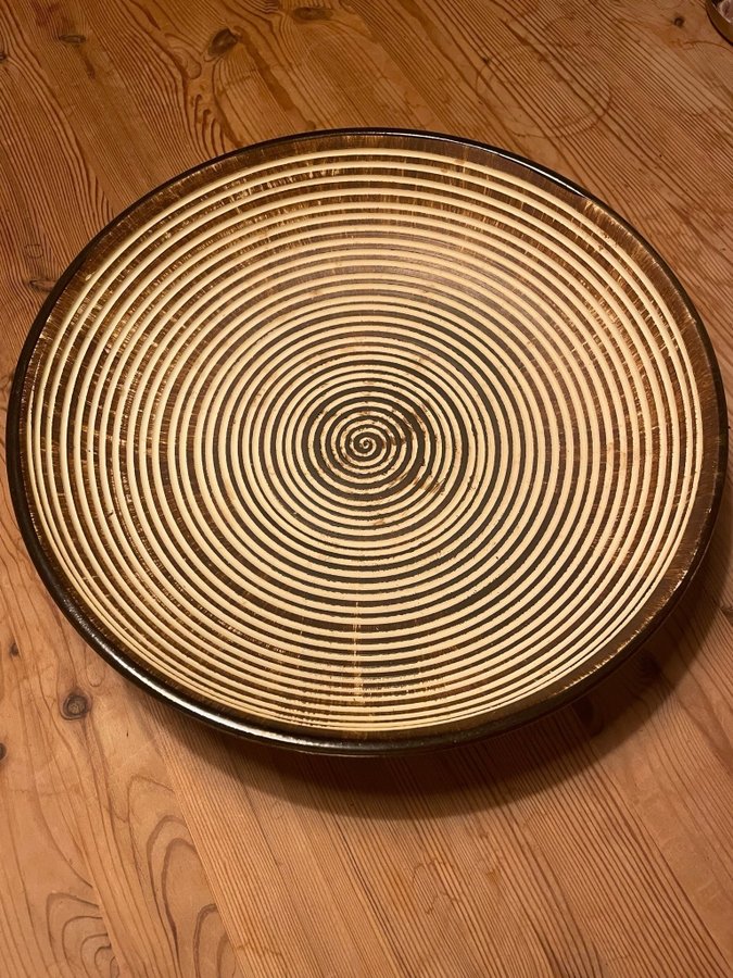 Stor skål i keramik ca 30 cm med spiralmönster germany 226 30