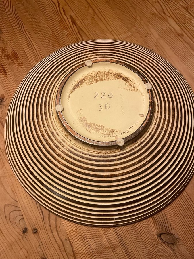 Stor skål i keramik ca 30 cm med spiralmönster germany 226 30