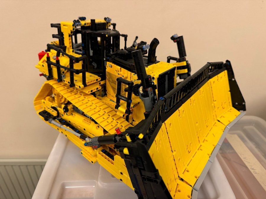 Lego Technic 42133 - CAT D11 Bulldozer