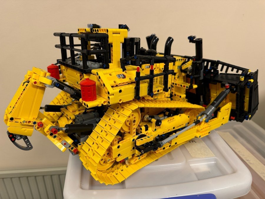 Lego Technic 42133 - CAT D11 Bulldozer