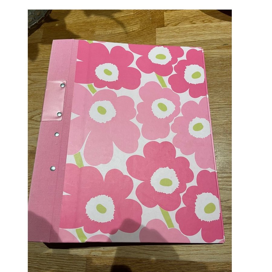 Pärm marimekko rosa blommor