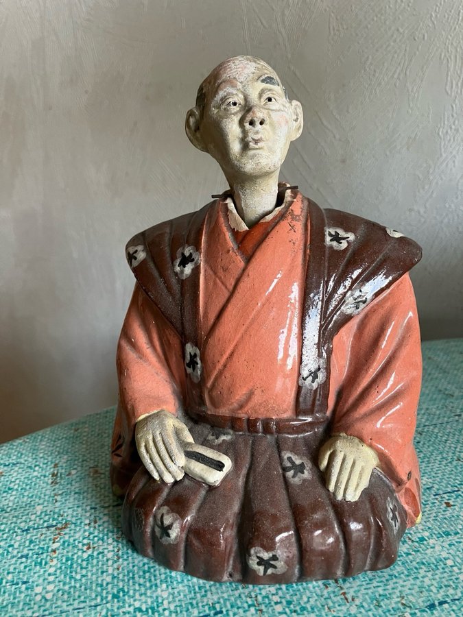 Japansk figur / nickedocka i keramik