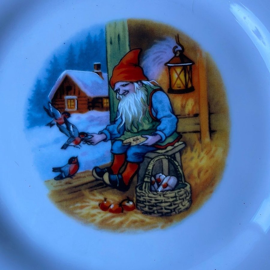 Jultomte Tallrik Christineholm Porcelaine