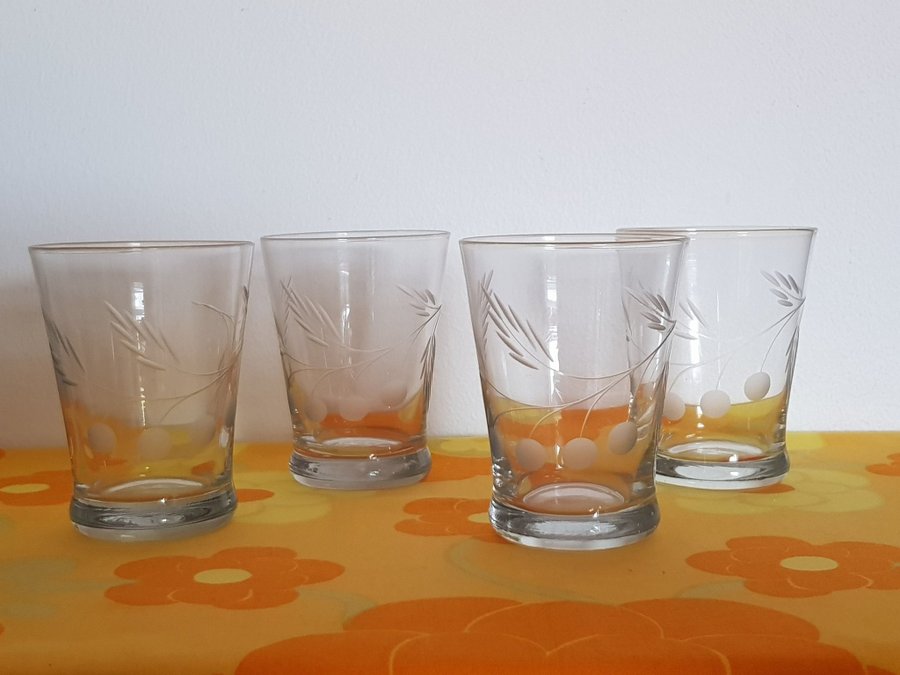 Retro vintage, 4 st äldre glas