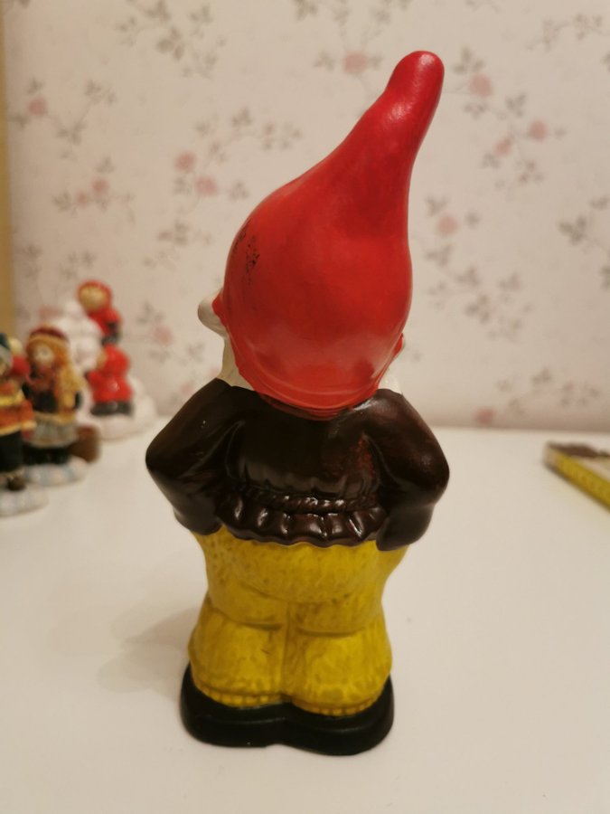 Tomte i keramik