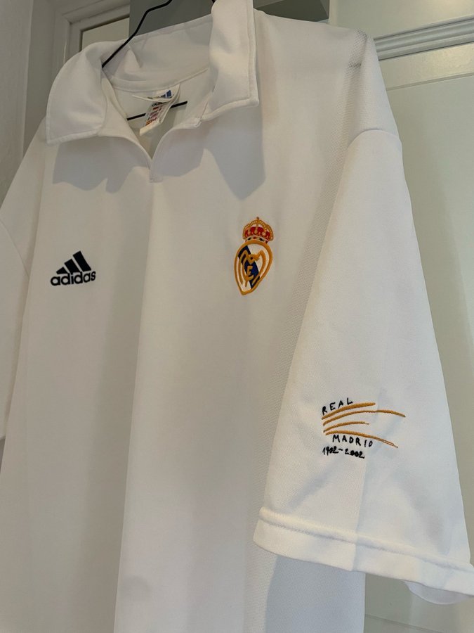 Original Real Madrid trøje størrelse XL fra 2001-02 sæsonen