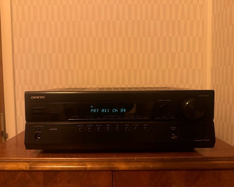 ONKYO HT-R538 förstärkare