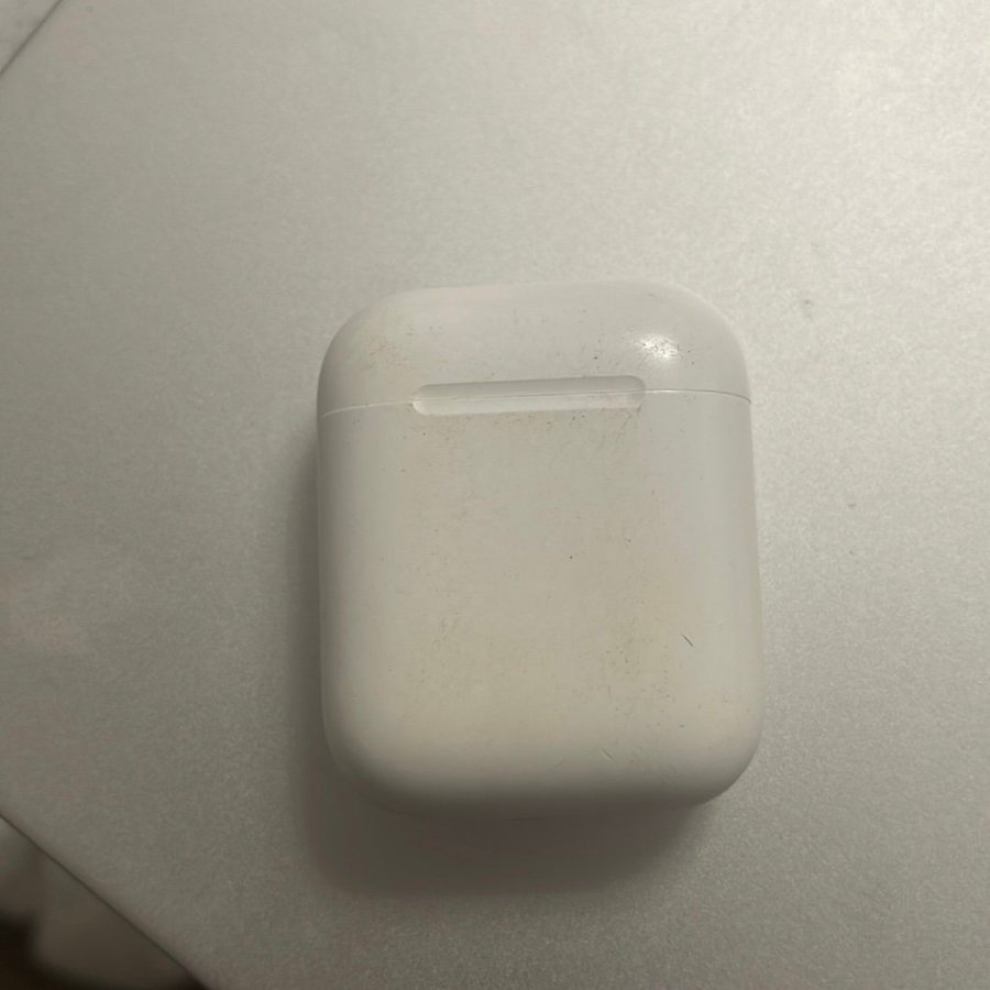 Apple AirPods gen 2 2019