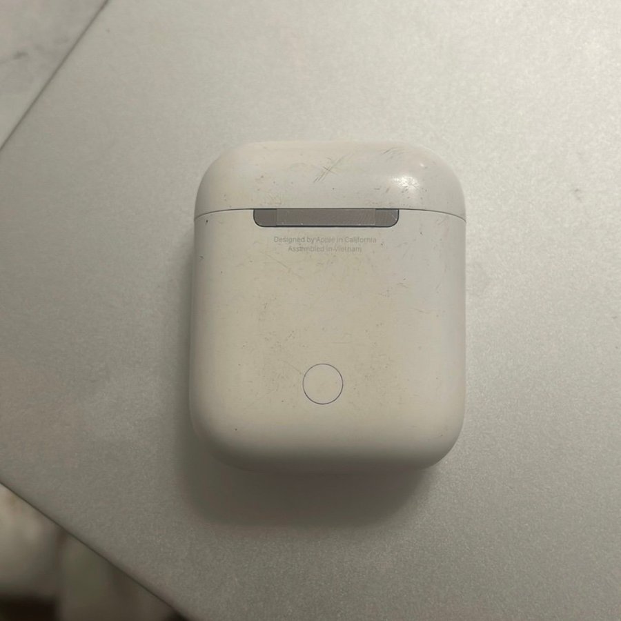 Apple AirPods gen 2 2019