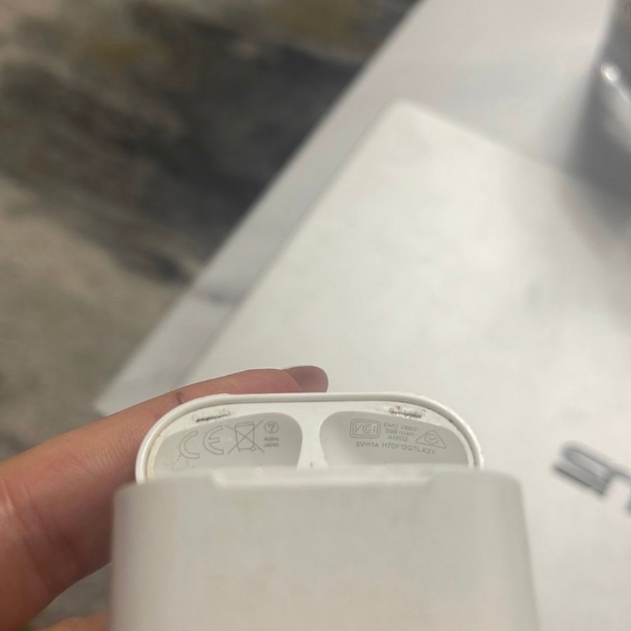 Apple AirPods gen 2 2019